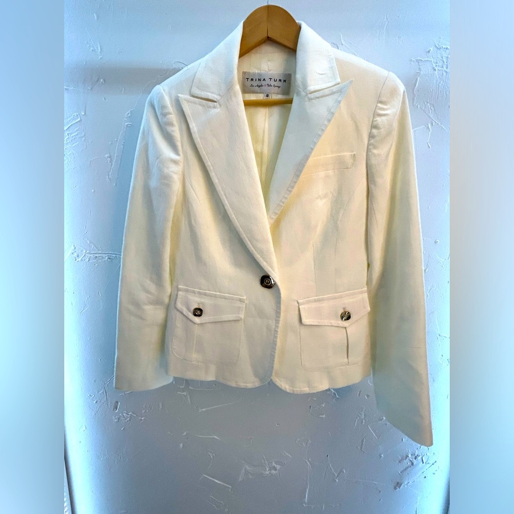 Trina Turk Women’s Cream Colored Classic Linen Single button Blazer size 8